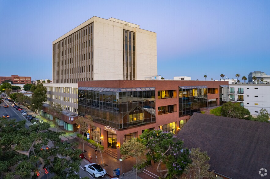 More Photos Of 11990 San Vicente Blvd, Los Angeles Office For Lease