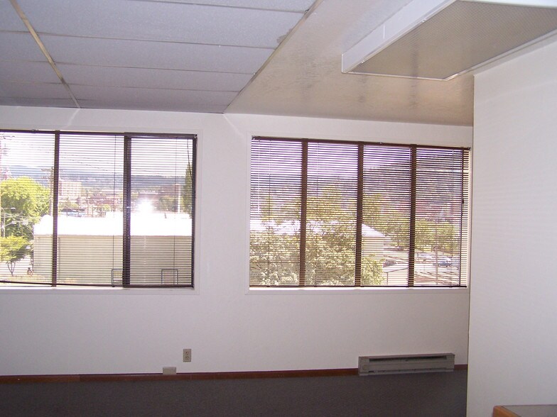 More Photos Of 1111 W Holly St, Bellingham Office For Lease