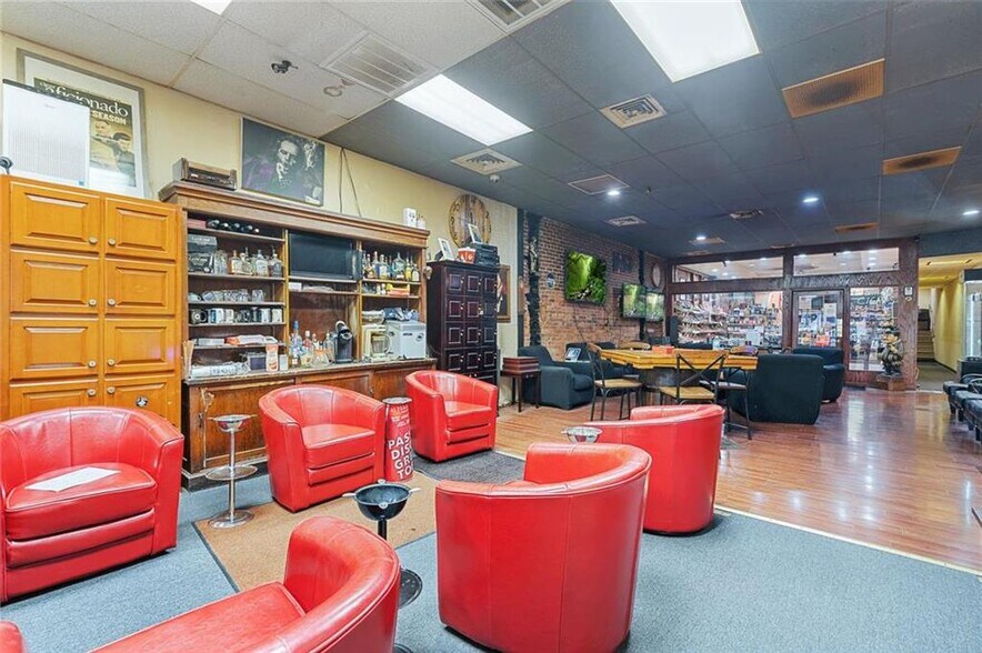 More Photos Of 960 W Hamilton St, Allentown Storefront Retail Residential For Sale