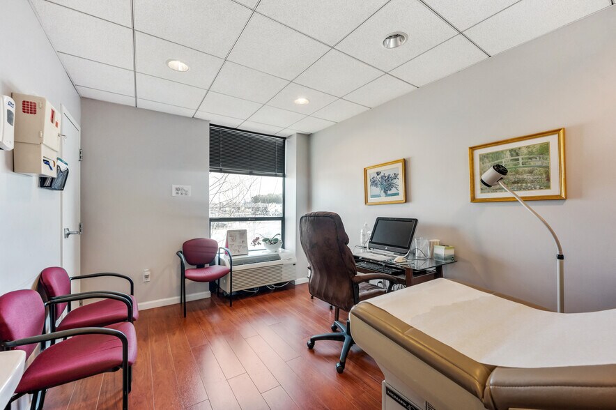 More Photos Of 14904 Richmond Hwy, Woodbridge Medical For Sale