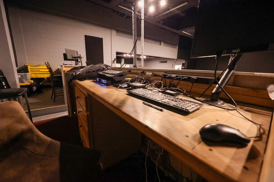 More Photos Of 3005 S Tuttle Ave, Sarasota Religious Facility For Sale