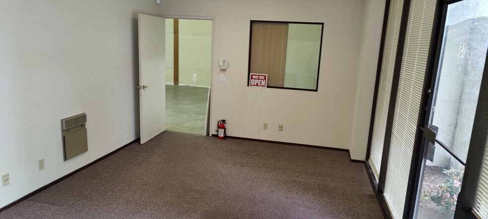 More Photos Of 430 N Canal St, South San Francisco Manufacturing For Sale