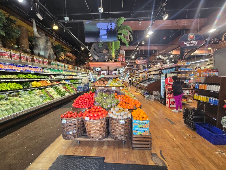 More Photos Of 226-228 Washington St, Hoboken Storefront For Sale