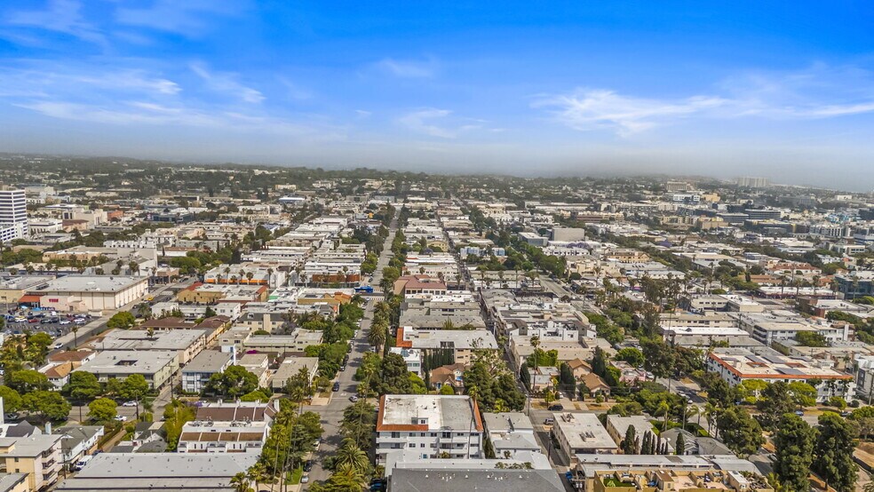 More Photos Of 1050 12th St, Santa Monica Apartments For Sale