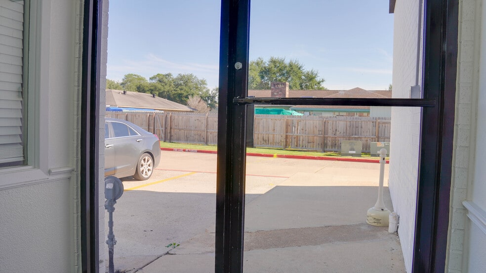 More Photos Of 8700 9th Ave, Port Arthur Office Residential For Lease