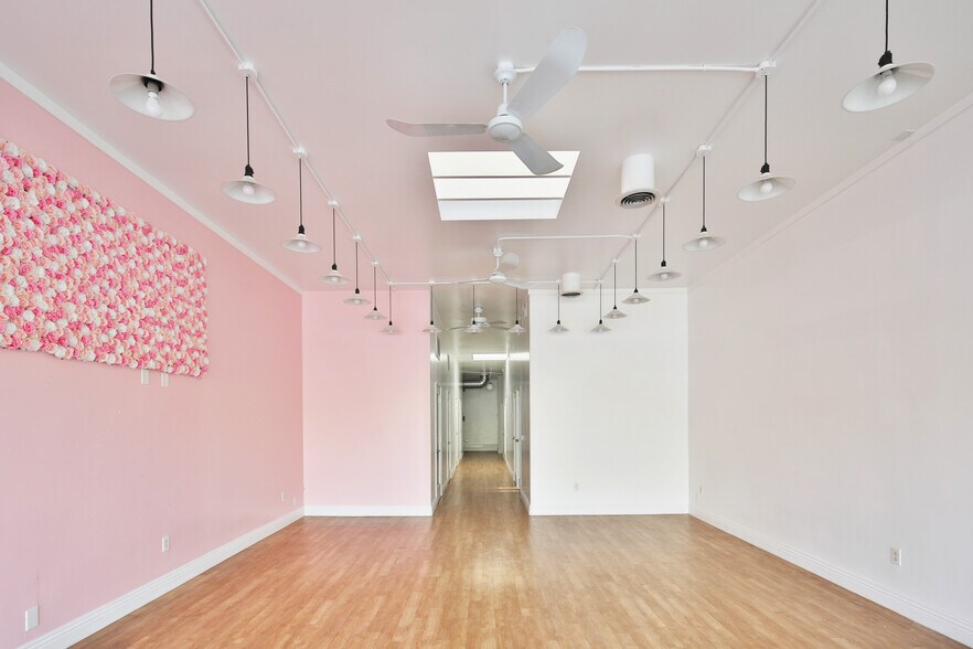 More Photos Of 7934-7940 W 3rd St, Los Angeles Storefront For Lease