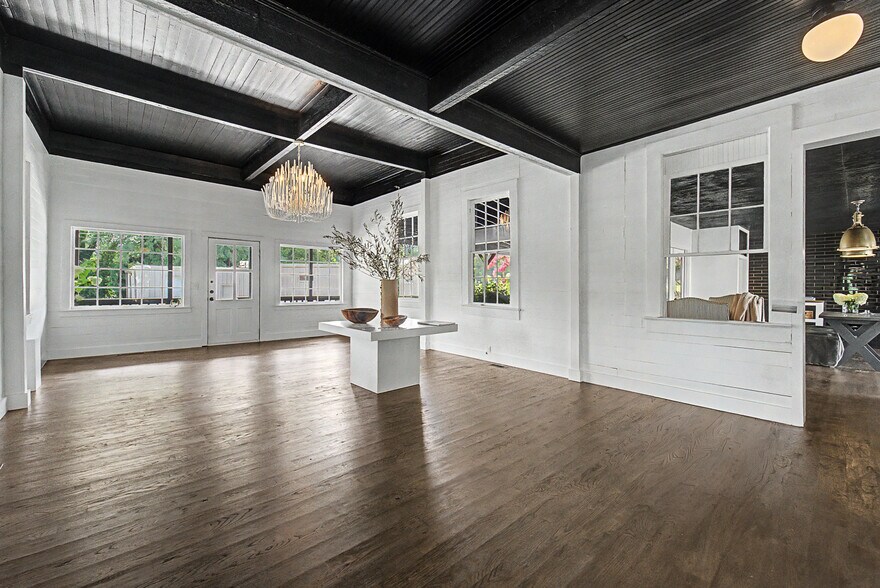 More Photos Of 31 Earl St, Clayton General Retail For Sale