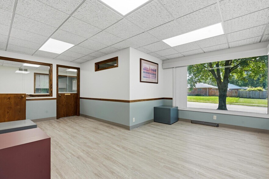 More Photos Of 244 Wilson Dr, Xenia Medical For Sale
