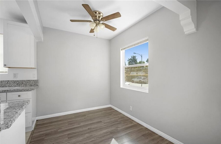 More Photos Of 198 W Elmwood Ave, Burbank Apartments For Sale