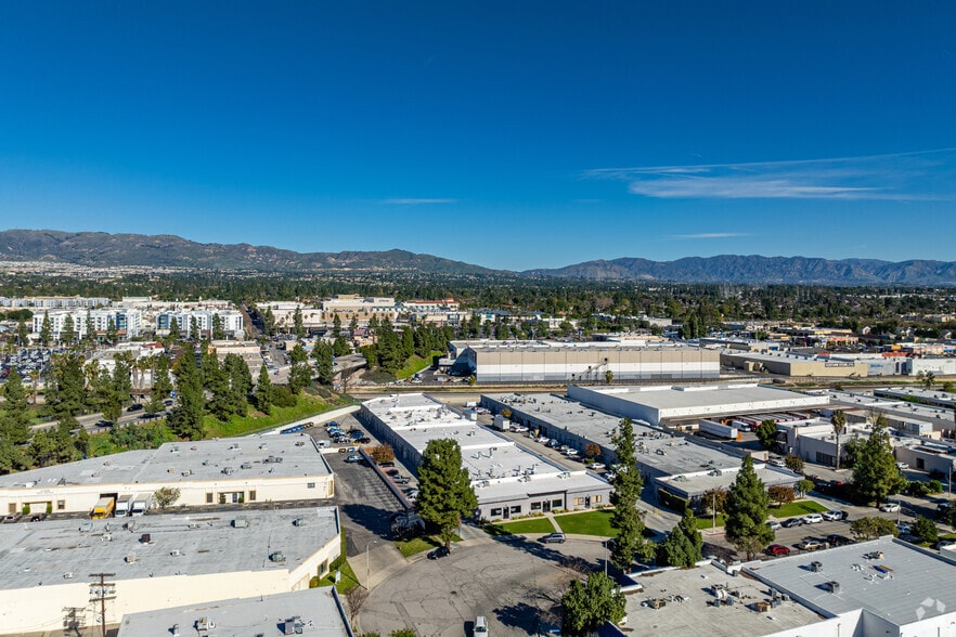 More Photos Of 19431 Business Center Dr, Northridge Warehouse For Lease