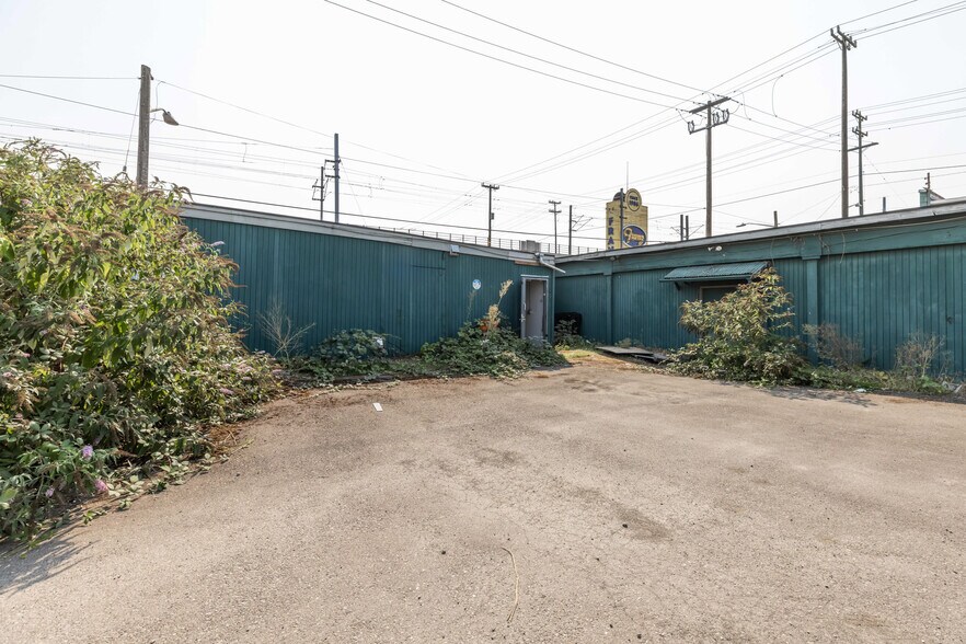 More Photos Of 2752 6th Ave S, Seattle Warehouse For Lease