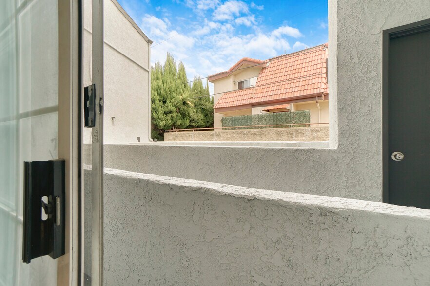 More Photos Of 519 South St, Glendale Apartments For Sale