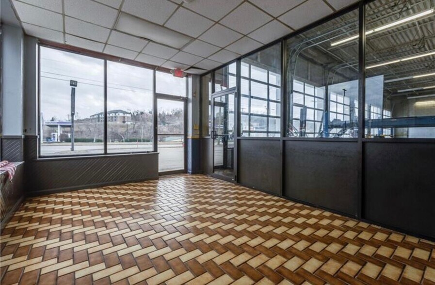 More Photos Of 9435 State Route 30, Irwin Auto Repair For Lease