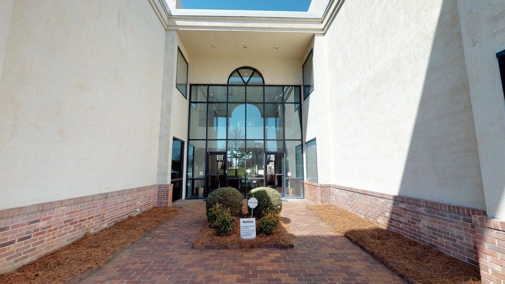 More Photos Of 2101 N Sardis Rd, Charlotte Office For Sale