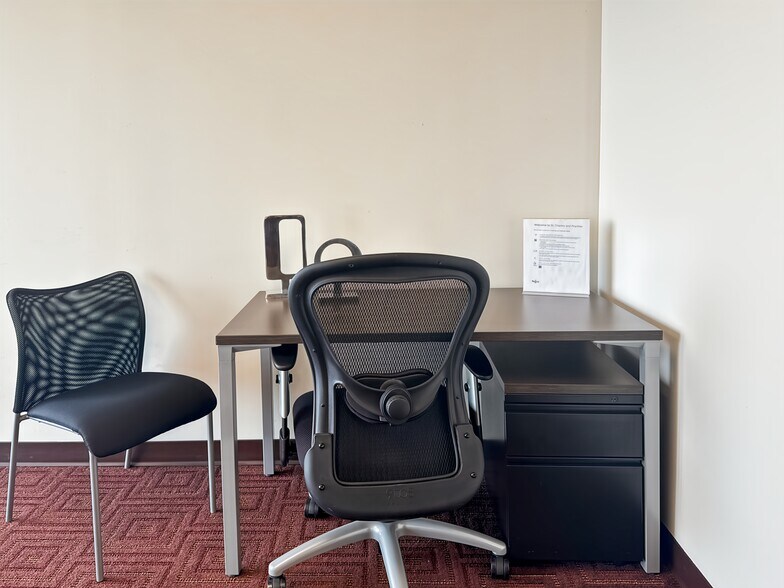 More Photos Of 650 Poydras St, New Orleans Coworking Space