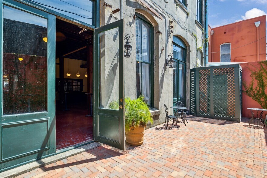 More Photos Of 210 Moody Ave, Galveston Storefront Retail Office For Sale