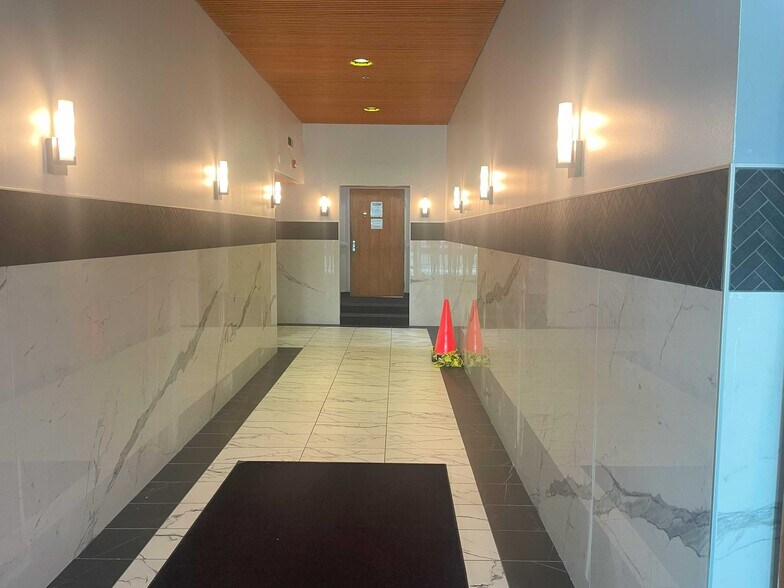 More Photos Of 425 2nd St SE, Cedar Rapids Office For Sale