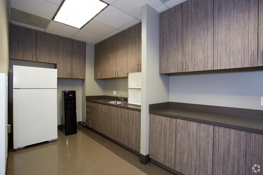 More Photos Of 11755 Wilshire Blvd, Los Angeles Office For Lease