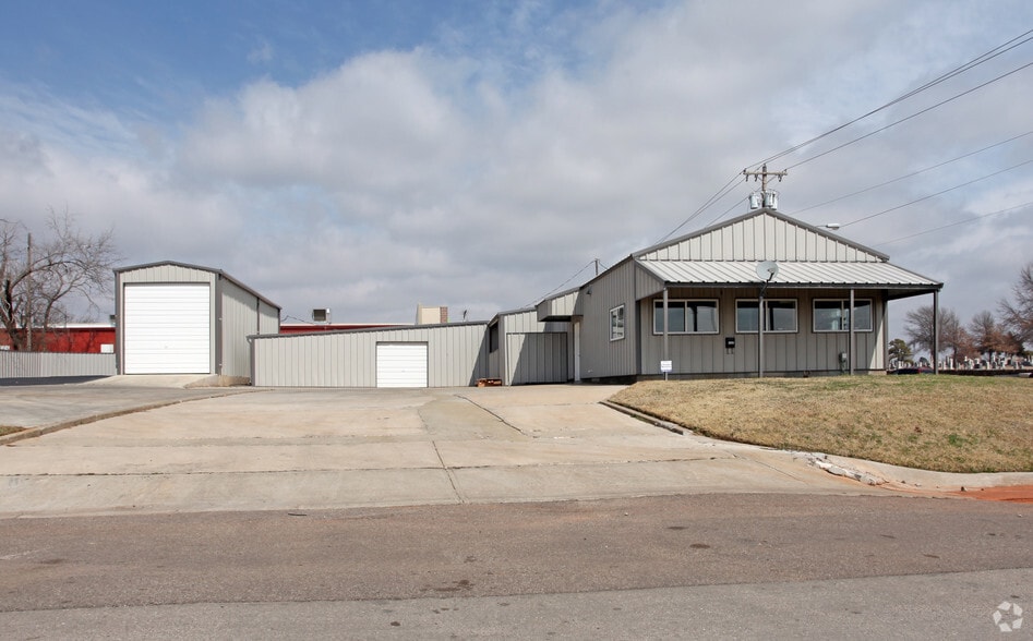 Primary Photo Of 1320 N Harrison St, Shawnee Light Manufacturing For Lease