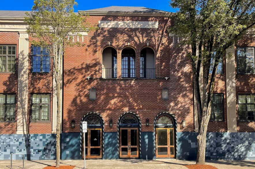 Primary Photo Of 615 SE Alder St, Portland General Retail For Sale