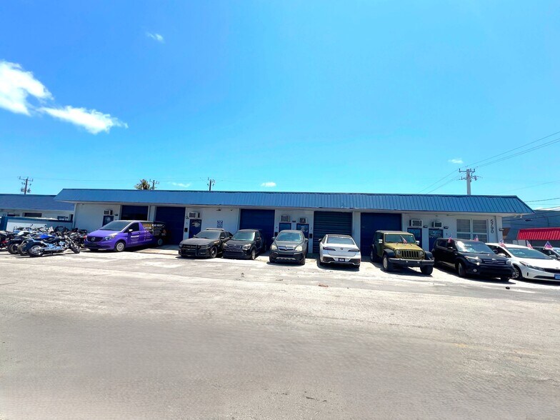 Primary Photo Of 5790 Rodman St, Hollywood Warehouse For Lease