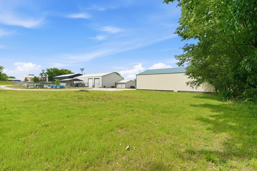 More Photos Of 136 N Prigmor Ave, Joplin Industrial For Sale