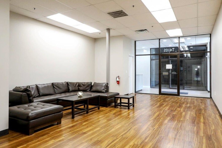 More Photos Of 14101-14105 Mccormick Dr, Tampa Light Manufacturing For Lease