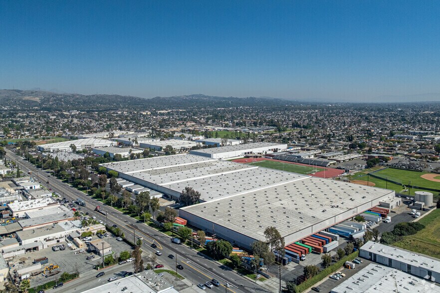 More Photos Of 9400-9500 Santa Fe Springs Rd, Santa Fe Springs Distribution For Lease