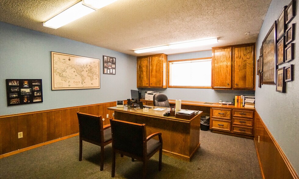 More Photos Of 1413 Sam Bass Rd, Round Rock Warehouse For Lease