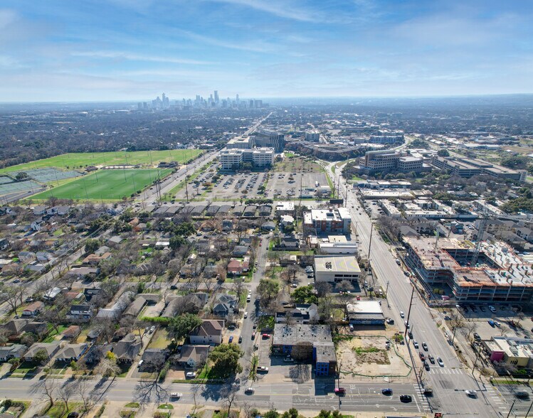 More Photos Of 701 W North Loop Blvd, Austin Apartments For Sale