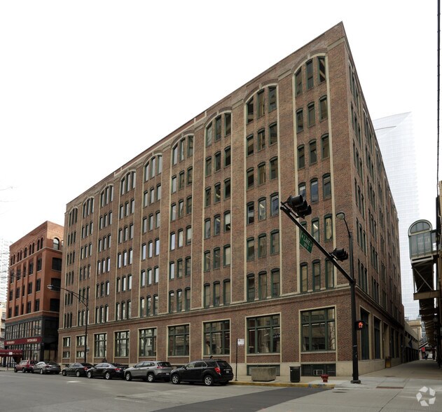 More Photos Of 560-566 W Lake St, Chicago Loft Creative Space For Lease