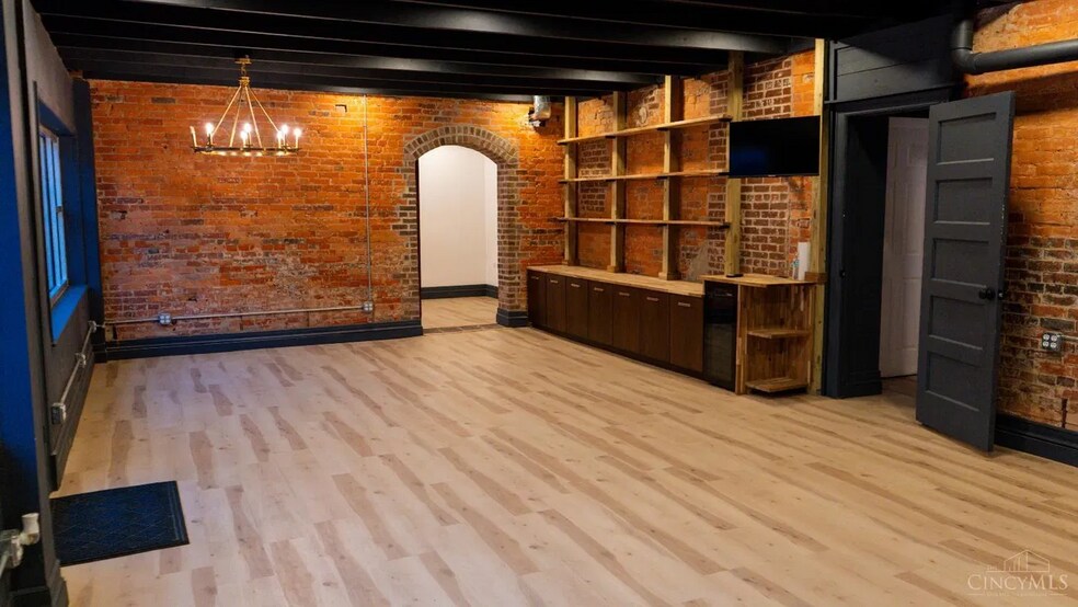 More Photos Of 108 E Main St, Blanchester General Retail For Lease