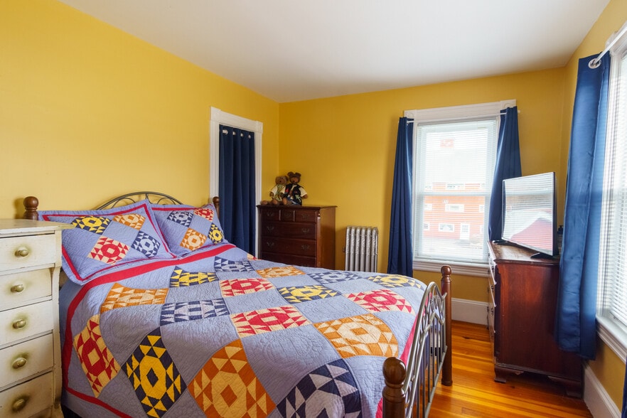 More Photos Of 181 W State St, Granby Storefront Retail Residential For Sale