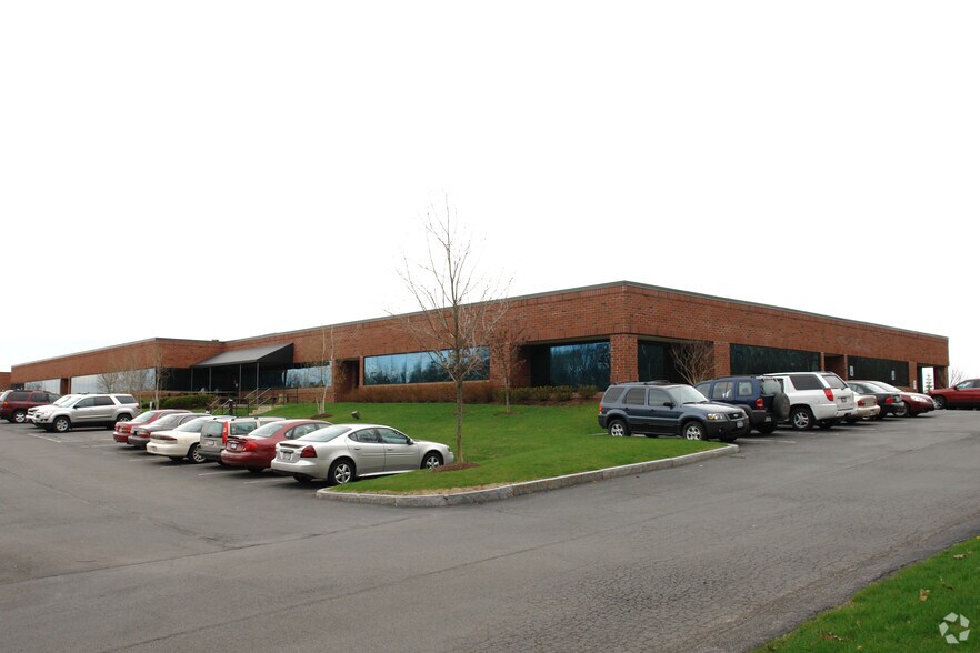 More Photos Of 31 British American Blvd, Latham Office For Lease