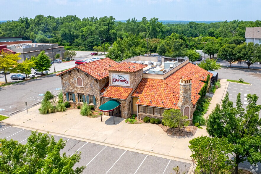 More Photos Of 970 Ed Noble Pky, Norman Restaurant For Lease