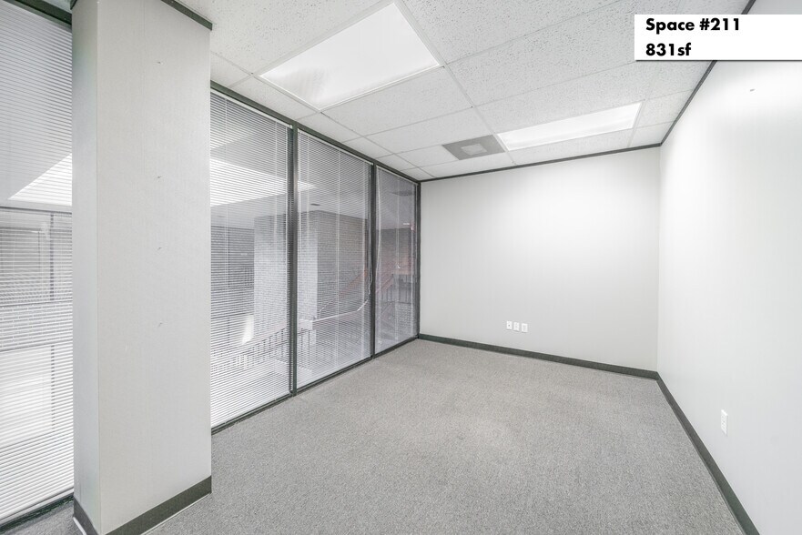 More Photos Of 1880 S Dairy Ashford Rd, Houston Office Residential For Lease