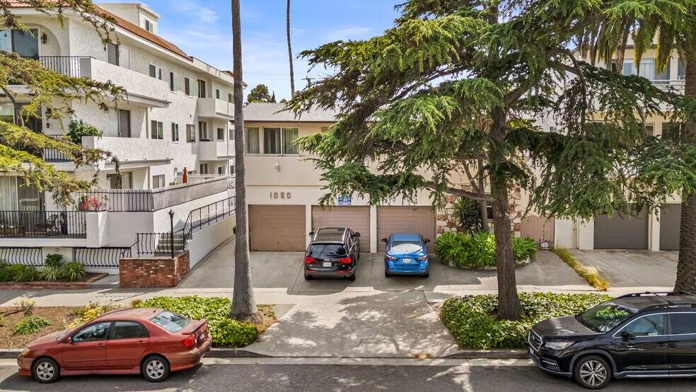 More Photos Of 1050 12th St, Santa Monica Apartments For Sale