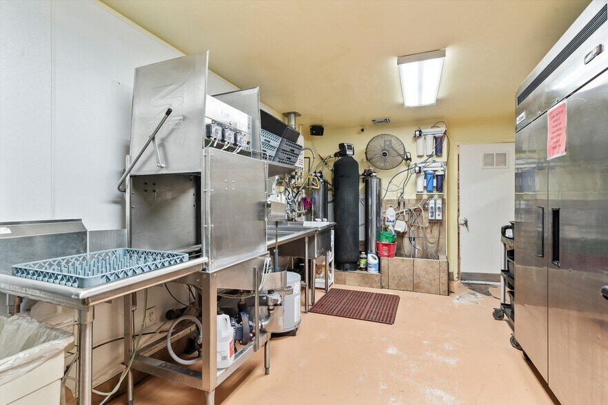 More Photos Of 706 N Old Hwy 77, Mammoth Restaurant For Sale