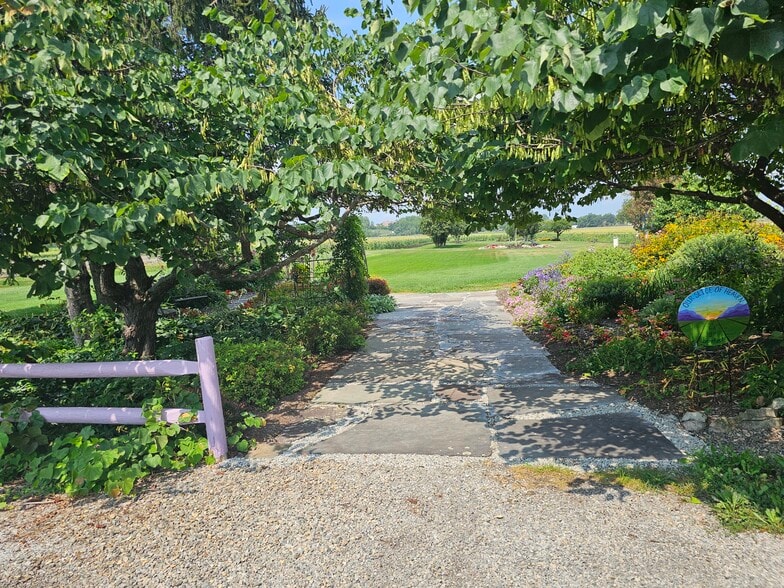 More Photos Of 73 Little York Rd, Warwick Garden Center For Sale