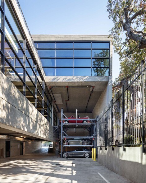 More Photos Of 743 Seward St, Los Angeles Office For Lease