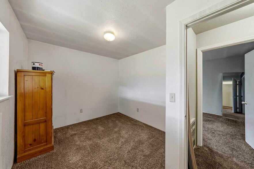 More Photos Of 6531 Lower River Rd, Grants Pass Specialty For Sale