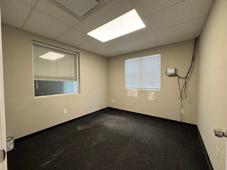 More Photos Of 4970B Teays Valley Rd, Scott Depot Warehouse For Lease