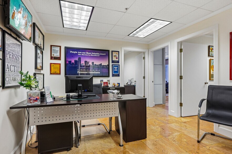 More Photos Of 1110 Brickell Ave, Miami Office For Sale