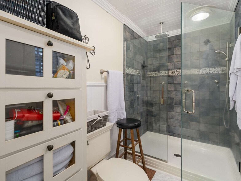 More Photos Of , Lewisburg Specialty For Sale