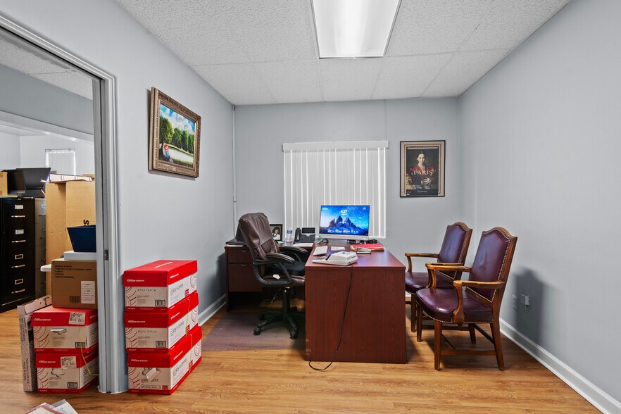 More Photos Of 5801-5841 Dahlia Dr, Orlando Office For Sale