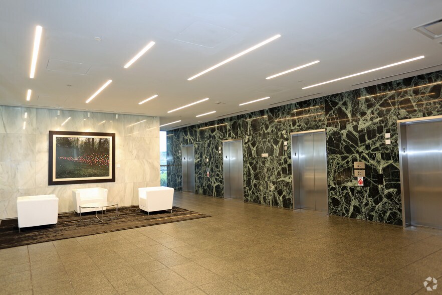 More Photos Of 101 E Kennedy Blvd, Tampa Office For Lease