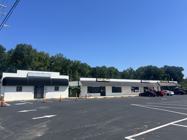 More Photos Of 4701 N Tryon St, Charlotte Unknown For Lease