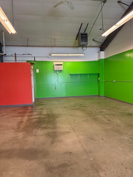 More Photos Of 601 Van Dorn St, Lincoln Warehouse For Lease