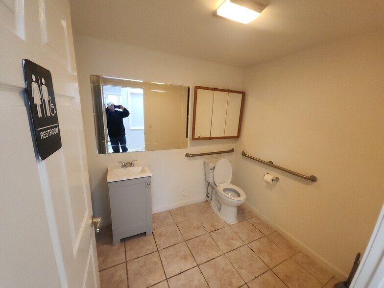 More Photos Of 617 Atlantic City Blvd, Beachwood Office For Lease