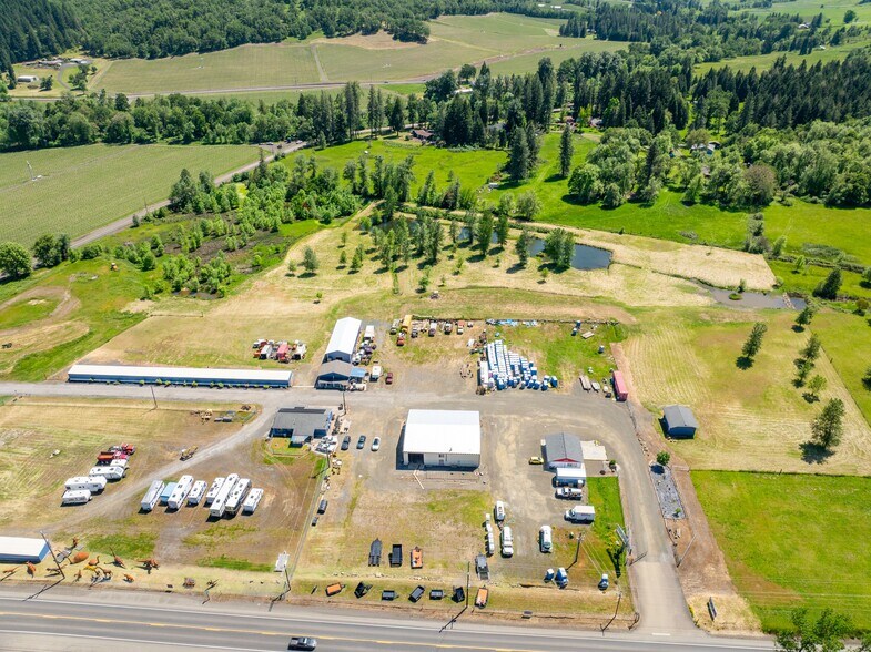 More Photos Of 215 Lawson Ln, Tenmile Warehouse For Sale